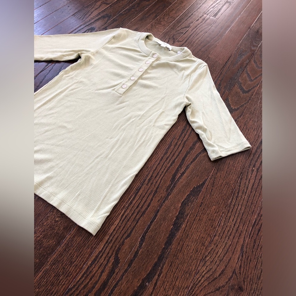 Vince. Women’s Small Pale Green Ribbed 1/4 Button 1/2 Sleeve Henley Top - VGUC! - Picture 3 of 8